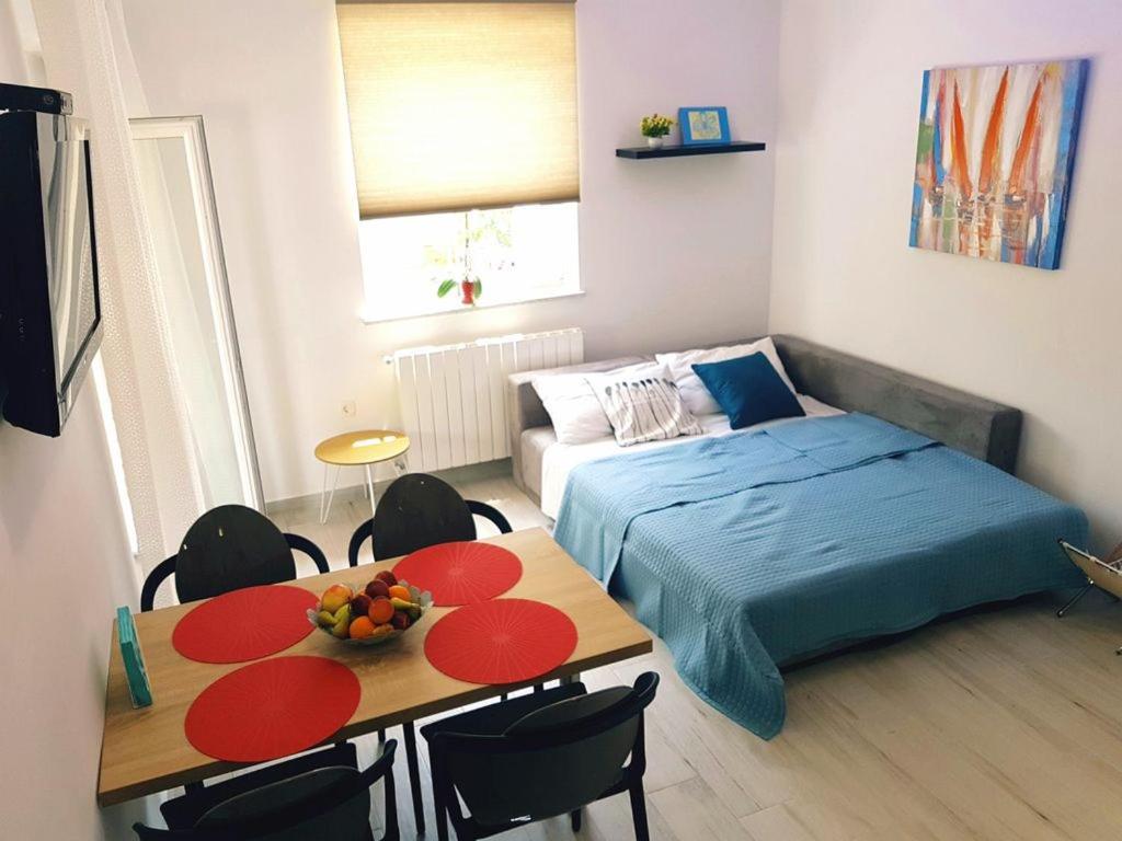 Villa Ulika - 3 Apt For 4 Persons Pula Exterior photo